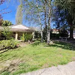 Les Cedres Bleus Bed & Breakfast