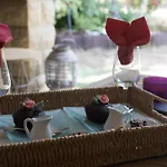 Les Cedres Bleus Bed & Breakfast