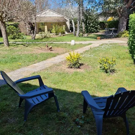 Oda ve Kahvaltı Les Cedres Bleus 3*