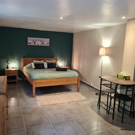 فندق مبيت وإفطار Les Cedres Bleus Saint-Medard-de-Mussidan