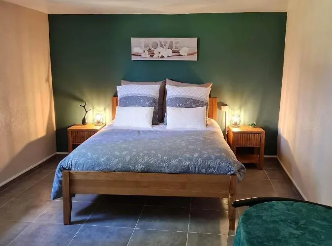 Les Cèdres Bleus Couette-café