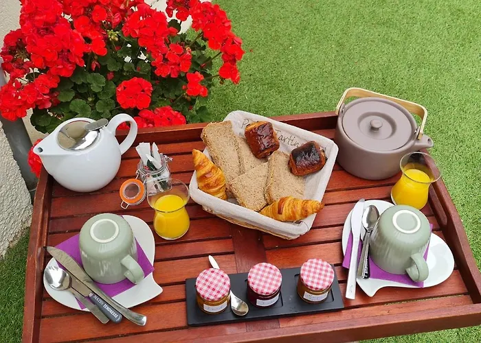 Couette-café Les Cèdres Bleus 3*