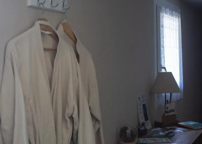 Les Cèdres Bleus Couette-café