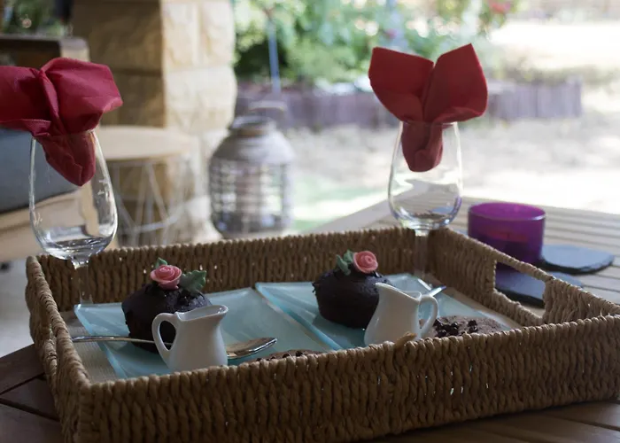 Les Cèdres Bleus Couette-café