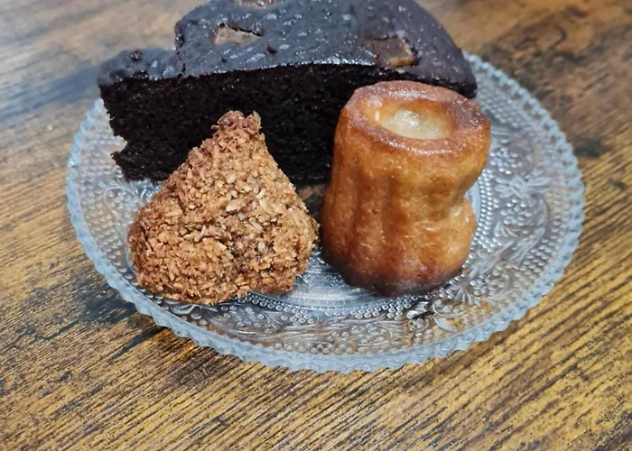 Couette-café Les Cèdres Bleus 3*